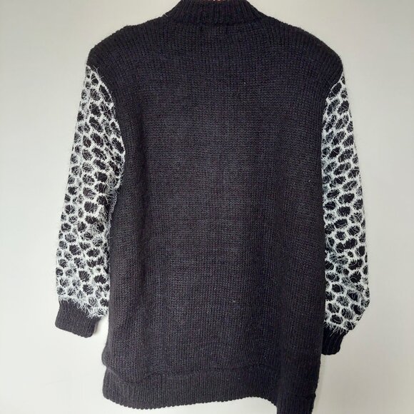 80's Jaguar Sweater (S/M) - Picture 4 of 11